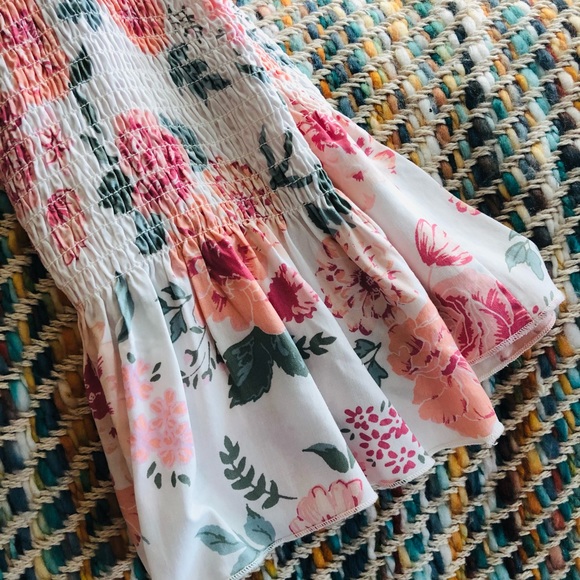 Floral Peplum Top - Picture 2 of 3